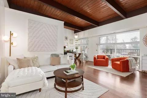 4901 Americana Dr #202, Annandale, VA 22003