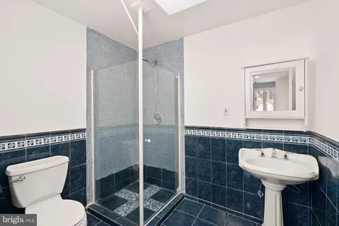 Bath - 8737 Redman St, Springfield, VA 22153 photo 4 of 4
