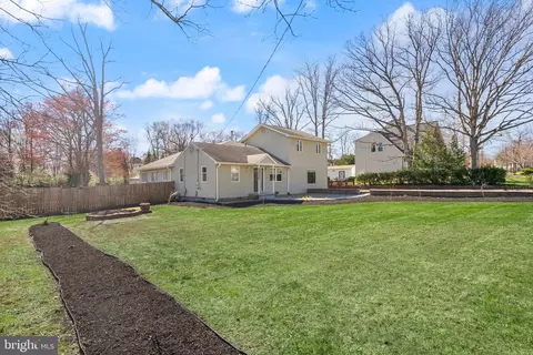 Exterior - 8737 Redman St, Springfield, VA 22153 photo 8 of 10