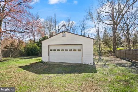 Exterior - 8737 Redman St, Springfield, VA 22153 photo 4 of 10