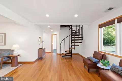 Entry Way - 8737 Redman St, Springfield, VA 22153 photo 1 of 5