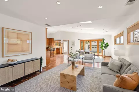 Living - 8737 Redman St, Springfield, VA 22153 photo 6 of 6