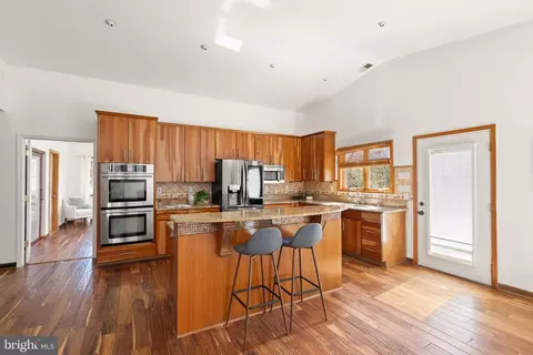 Kitchen - 8737 Redman St, Springfield, VA 22153 photo 3 of 5