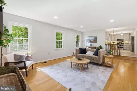 Living - 6404 Phillip Ct, Springfield, VA 22152 photo 4 of 4