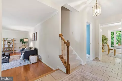 Entry Way - 6404 Phillip Ct, Springfield, VA 22152 photo 3 of 9