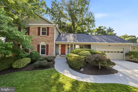 Exterior - 6404 Phillip Ct, Springfield, VA 22152 photo 3 of 10