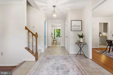Entry Way - 6404 Phillip Ct, Springfield, VA 22152 photo 2 of 9