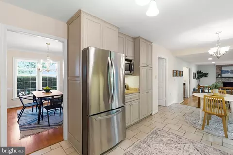Kitchen - 6404 Phillip Ct, Springfield, VA 22152 photo 2 of 6