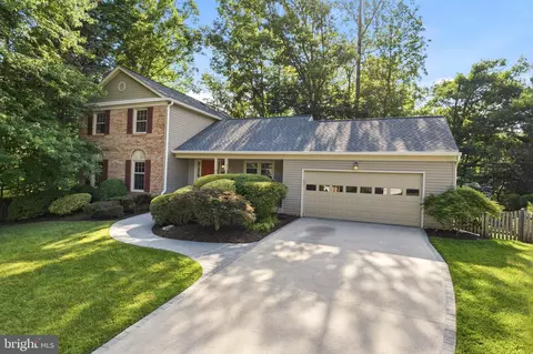 Exterior - 6404 Phillip Ct, Springfield, VA 22152 photo 2 of 10