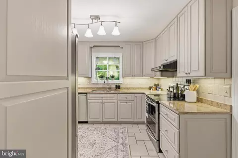 Kitchen - 6404 Phillip Ct, Springfield, VA 22152 photo 1 of 6