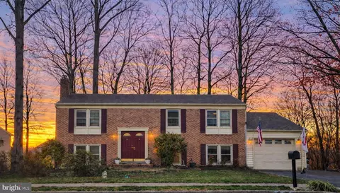 1530 Powells Tavern Pl, Herndon, VA 20170