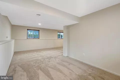 7743 Middle Valley Dr, Springfield, VA 22153 photo 13