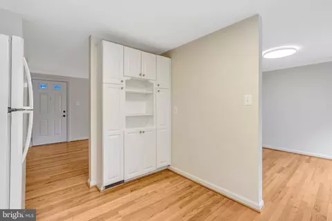 7743 Middle Valley Dr, Springfield, VA 22153 photo 5