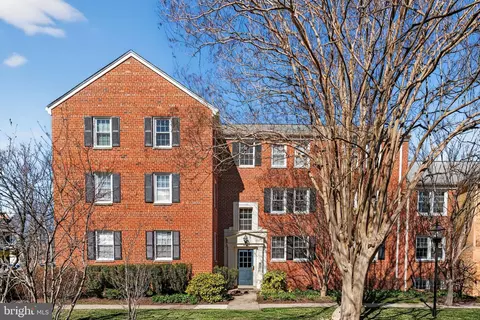6610 E Wakefield Dr #A2, Alexandria, VA 22307