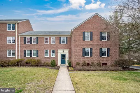 6619 E Wakefield Dr #B2, Alexandria, VA 22307