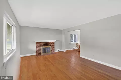 Living - 6001 Dinwiddie St, Springfield, VA 22150 photo 4 of 5