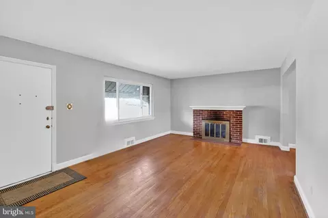Living - 6001 Dinwiddie St, Springfield, VA 22150 photo 5 of 5