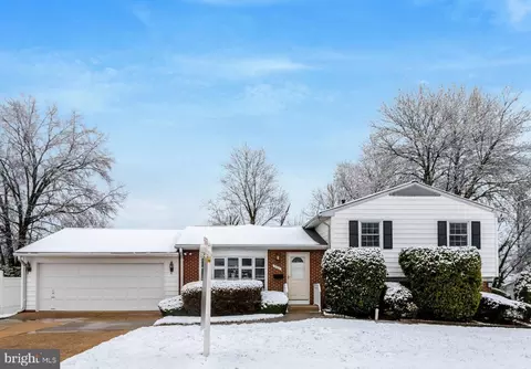 6107 Craft Rd, Alexandria, VA 22310