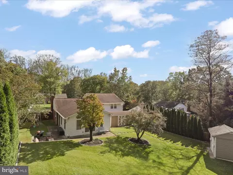 View/Area - 5633 Inverchapel Rd, Springfield, VA 22151 photo 1 of 2