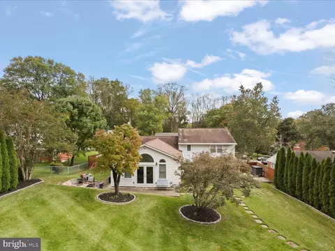 View/Area - 5633 Inverchapel Rd, Springfield, VA 22151 photo 2 of 2