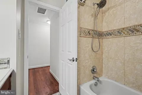 Bath - 5633 Inverchapel Rd, Springfield, VA 22151 photo 4 of 4