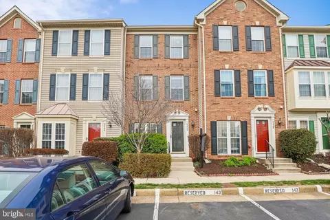 4266 Wheeled Caisson Sq, Fairfax, VA 22033