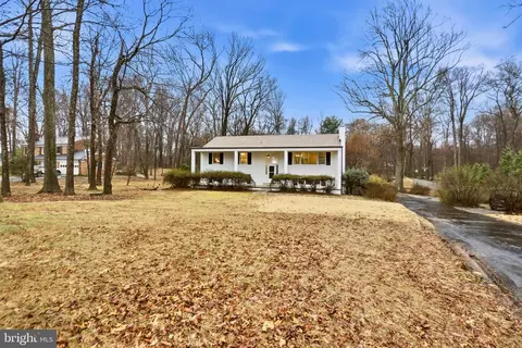 11328 Vale Rd, Oakton, VA 22124