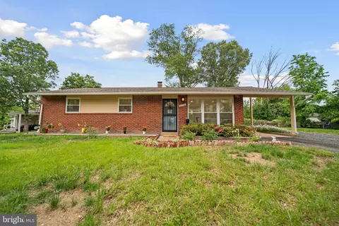 6019 Rose Hill Dr, Alexandria, VA 22310