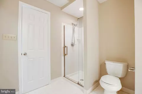 Bath - 6502 Westhaven Ln, Springfield, VA 22150 photo 5 of 5