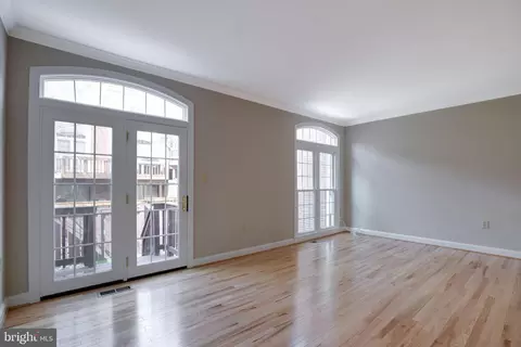 Living - 6502 Westhaven Ln, Springfield, VA 22150 photo 1 of 2