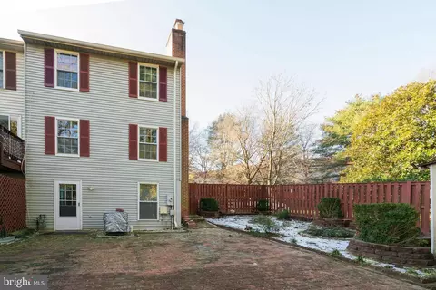 Exterior - 6515 Field Master Dr, Springfield, VA 22152 photo 6 of 8