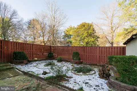 Exterior - 6515 Field Master Dr, Springfield, VA 22152 photo 4 of 8