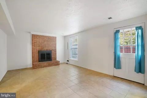 Living - 6515 Field Master Dr, Springfield, VA 22152 photo 9 of 11