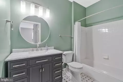 Bath - 11405 H Windleaf Ct #23, Reston, VA 20194 photo 1 of 2