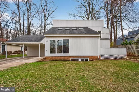 9329 Raintree Rd, Burke, VA 22015