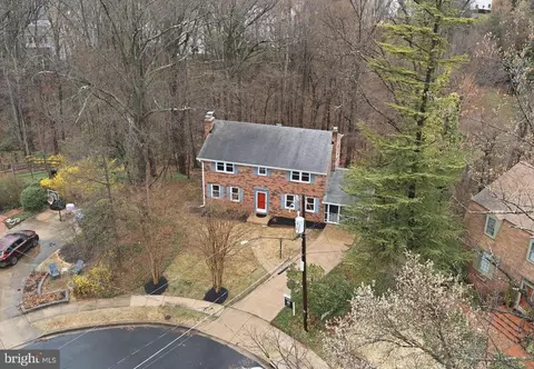 5300 Neville Ct, Alexandria, VA 22310