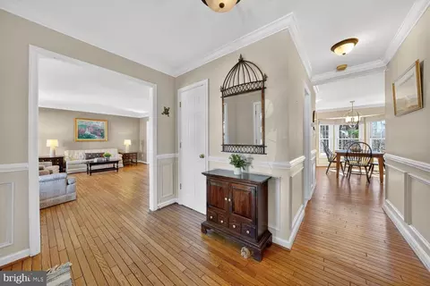 7923 Donegal Ln, Springfield, VA 22153 photo 6