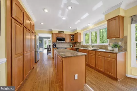 7923 Donegal Ln, Springfield, VA 22153 photo 12