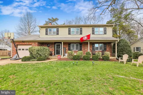 7823 Friars Ct, Alexandria, VA 22306