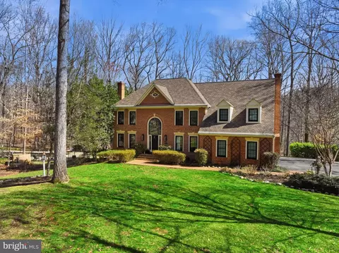 6813 Brimstone Ln, Fairfax Station, VA 22039