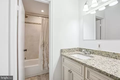 Bath - 9502 Wallingford Dr, Burke, VA 22015 photo 5 of 6