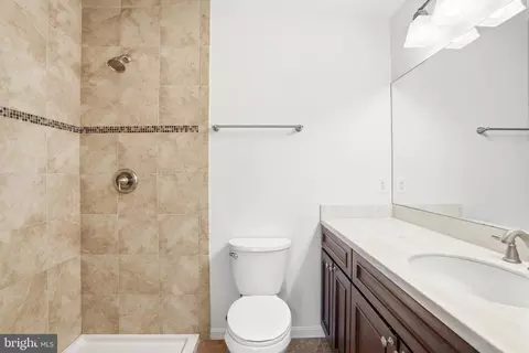 Bath - 9502 Wallingford Dr, Burke, VA 22015 photo 3 of 6