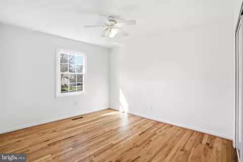 Bedroom - 9502 Wallingford Dr, Burke, VA 22015 photo 4 of 5