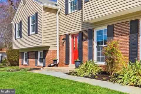 Exterior - 9502 Wallingford Dr, Burke, VA 22015 photo 6 of 7