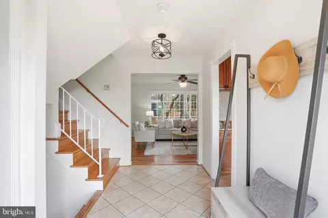 Entry Way - 9502 Wallingford Dr, Burke, VA 22015 photo 2 of 4