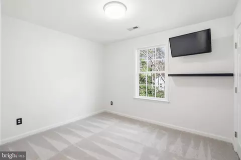 Bedroom - 9502 Wallingford Dr, Burke, VA 22015 photo 3 of 5