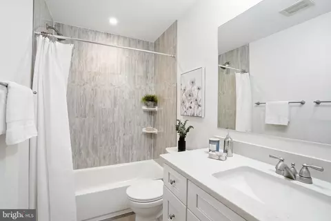 Bath - 9502 Wallingford Dr, Burke, VA 22015 photo 4 of 6