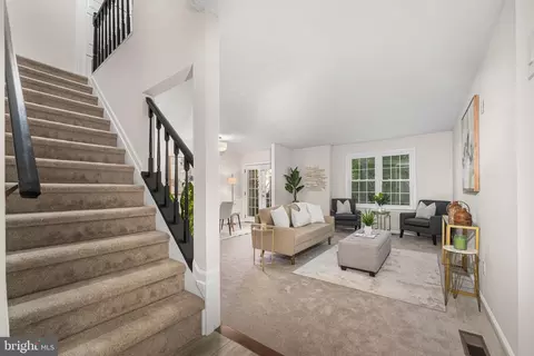 Entry Way - 9117 Galbreth Ct, Springfield, VA 22153 photo 5 of 8
