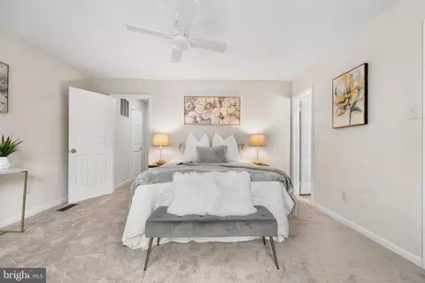 Bedroom - 9117 Galbreth Ct, Springfield, VA 22153 photo 1 of 7