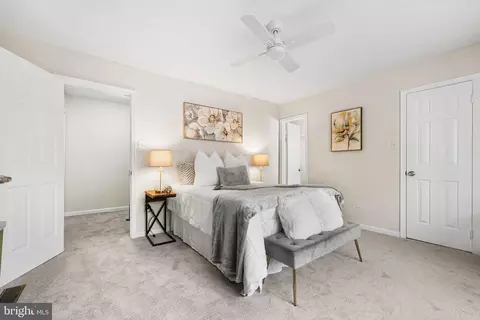 Bedroom - 9117 Galbreth Ct, Springfield, VA 22153 photo 5 of 7